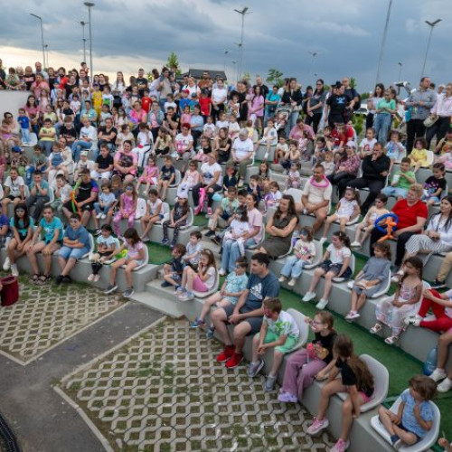 Spectacol și distracție pentru copii în Parcul Dumitrana, eveniment susținut de Teatrul &quot;Ion Creangă&quot; și Asociația Magurele Science Park