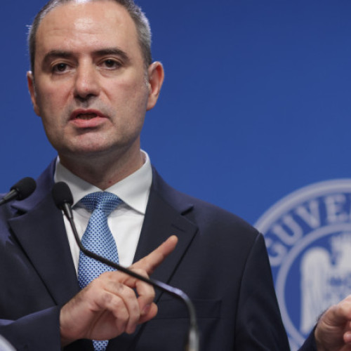 Ministrul Finanţelor: Datoria publică a crescut, e prognozată să ajungă la sfârşitul acestui an la 60% din PIB