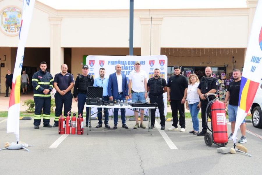 Copiii învață prim ajutor la eveniment educativ în Cosmopolis Plaza